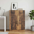 Sideboard verbindet Schubladen und offene Ablagen ry1711862